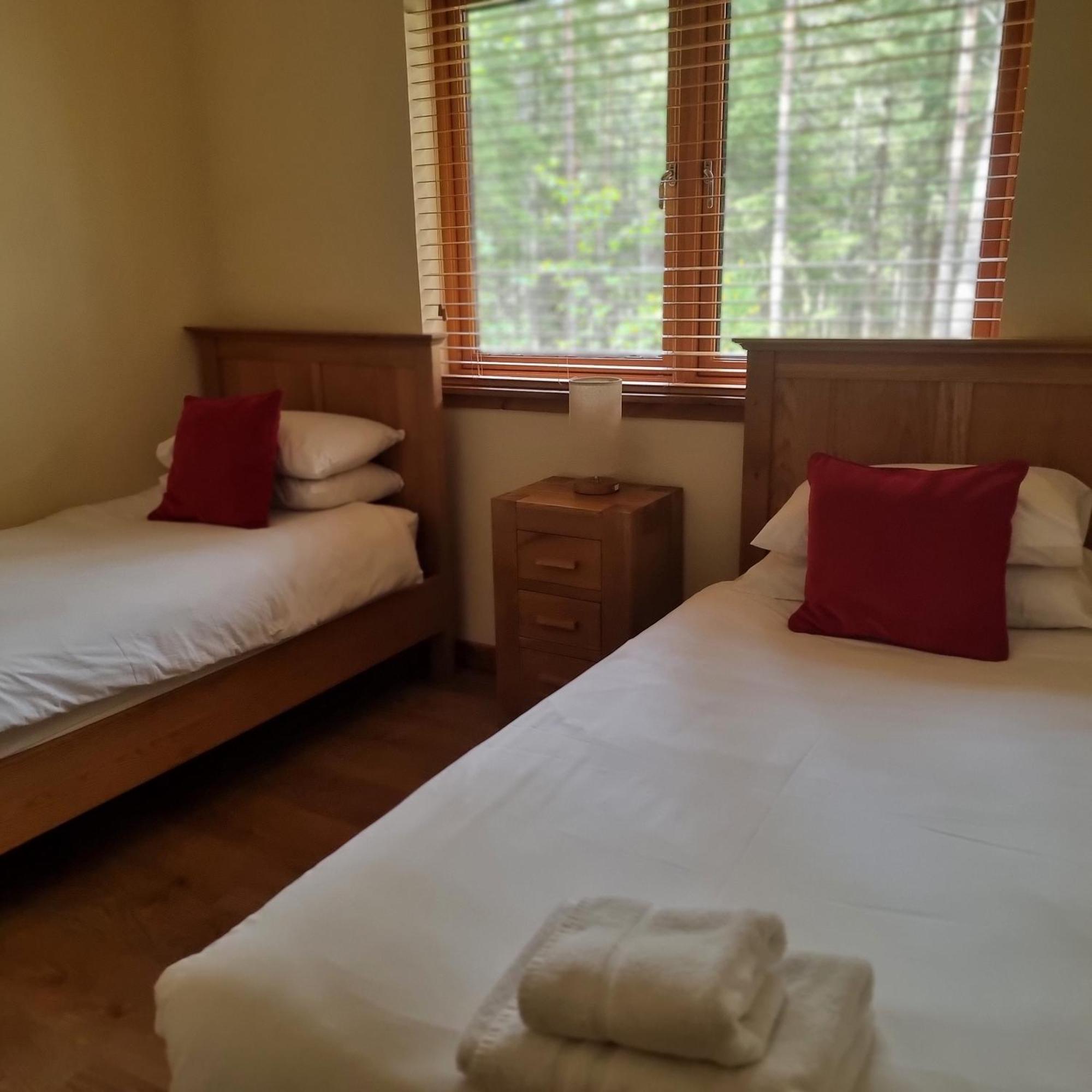 Cairngorm Lodges Aboyne Bagian luar foto