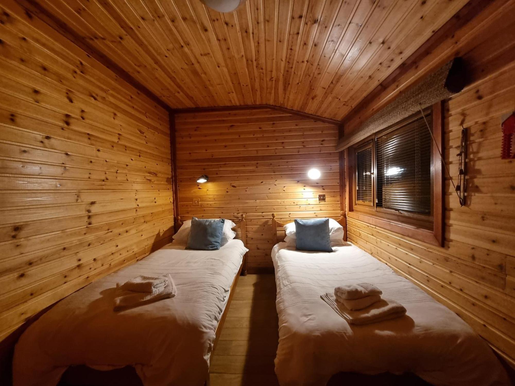 Cairngorm Lodges Aboyne Bagian luar foto